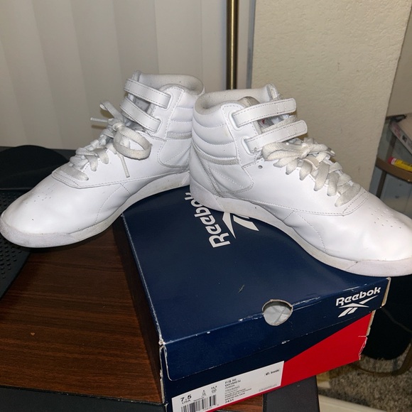 White Reebok - Picture 2 of 3